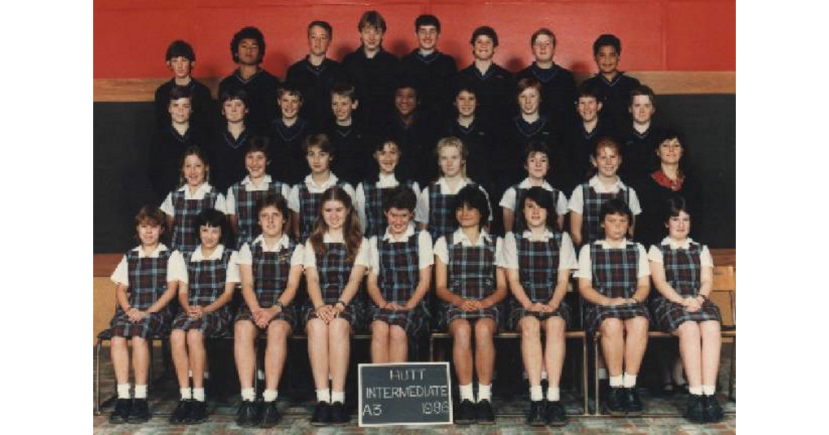 School Photo 1980's / Hutt Intermediate Lower Hutt MAD on New Zealand