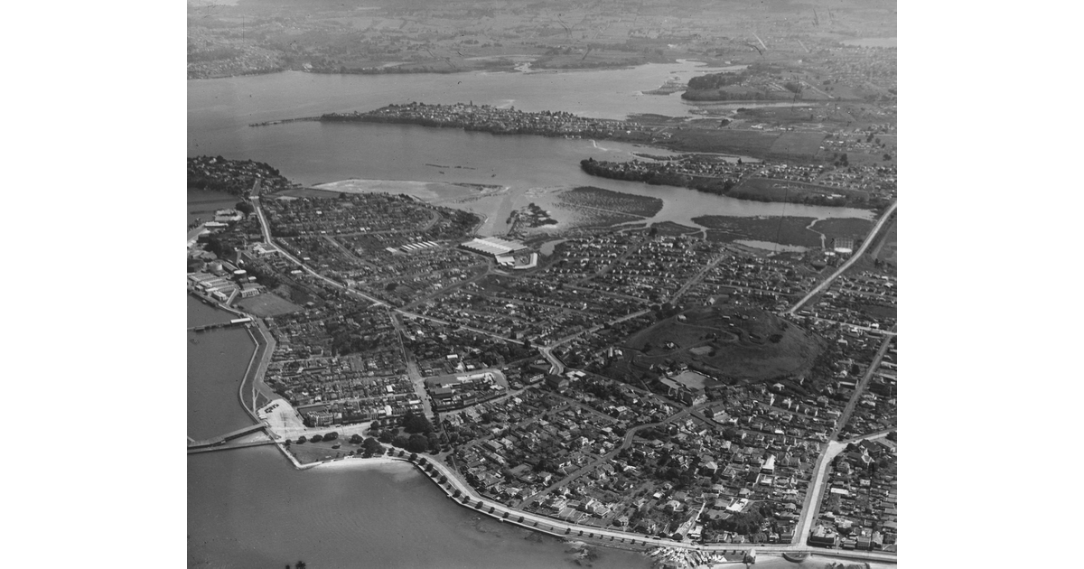 historical-photos-photography-historical-mad-on-new-zealand