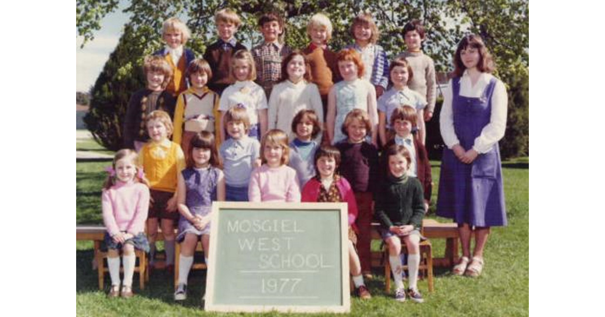 School Photo 1970's / Mosgiel West School Mosgiel MAD on New Zealand