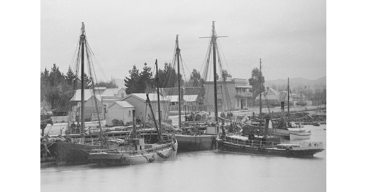 Gisborne / Photography Historical MAD on New Zealand