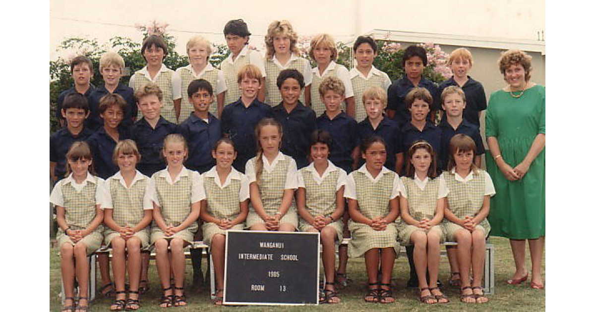 School Photo 1980's / Wanganui Intermediate School Whanganui MAD