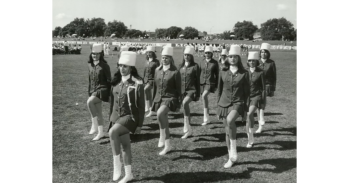 Marching Girls / Team Photo 1970's MAD on New Zealand