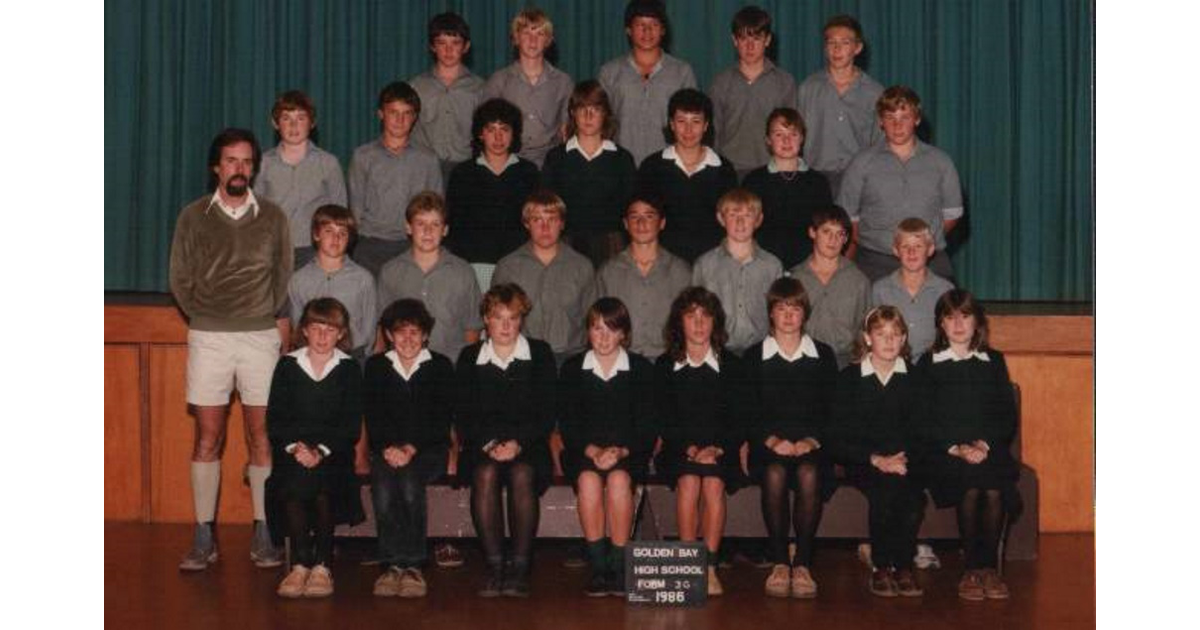 School Photo 1980's / Golden Bay High School Tākaka MAD on New