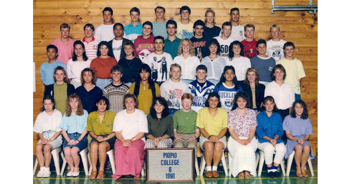 School Photo - 1990's / Piopio College - Piopio | MAD on New Zealand