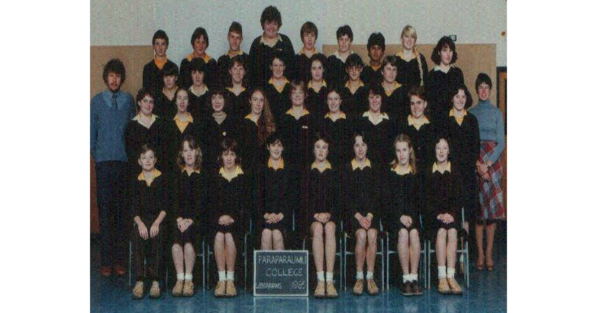 School Photo 1980's / Paraparaumu College Paraparaumu MAD on New