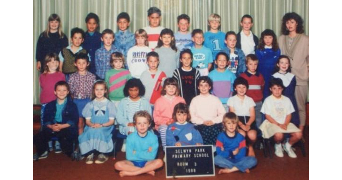 School Photo 1980's / Selwyn Park Primary Dargaville MAD on New