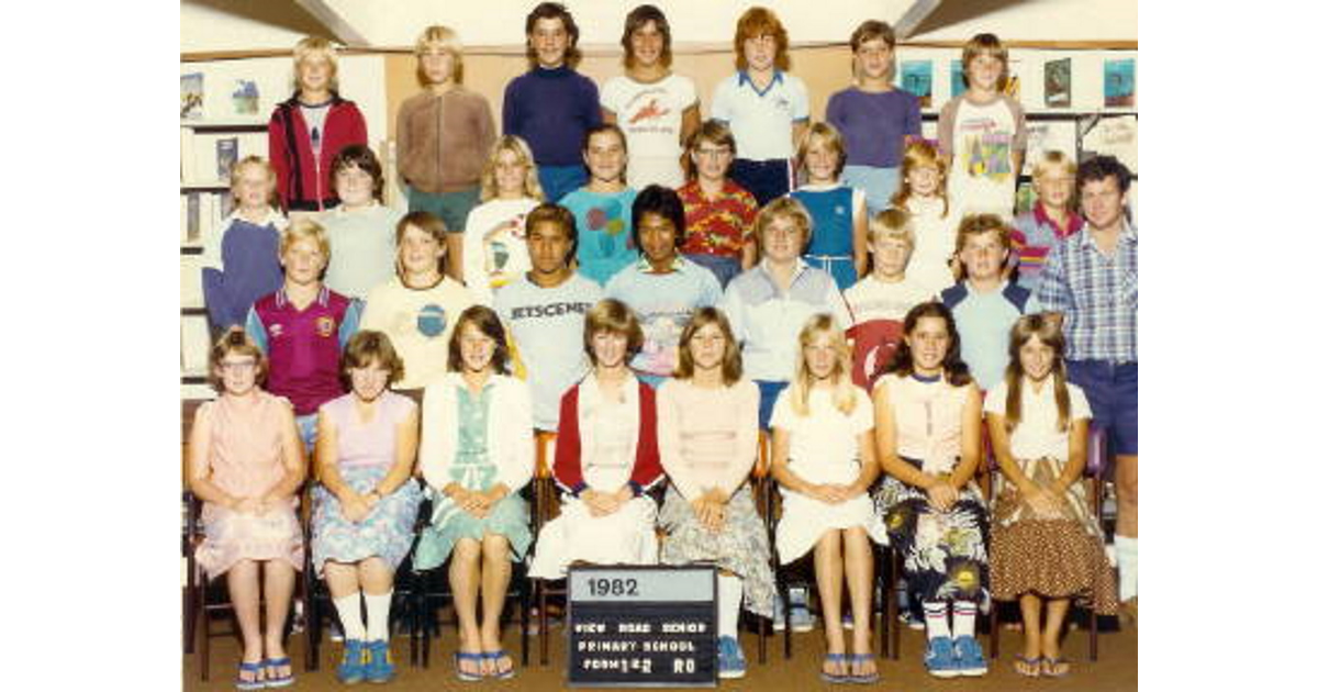 School Photo - 1980's / View Road School - Waiuku | MAD on New Zealand