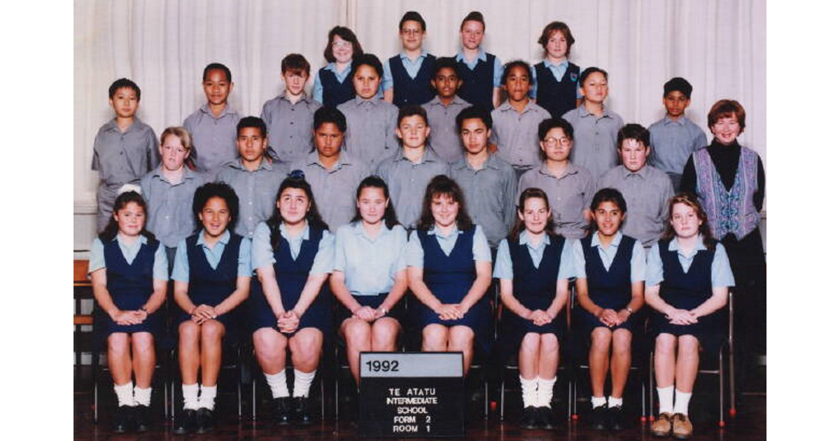 school-photo-1990-s-te-atatu-intermediate-te-atatu-mad-on-new-zealand