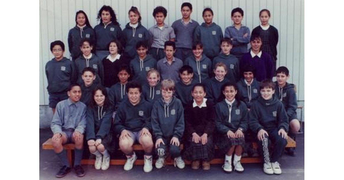 School Photo 1990's / Ross Intermediate Palmerston North MAD on
