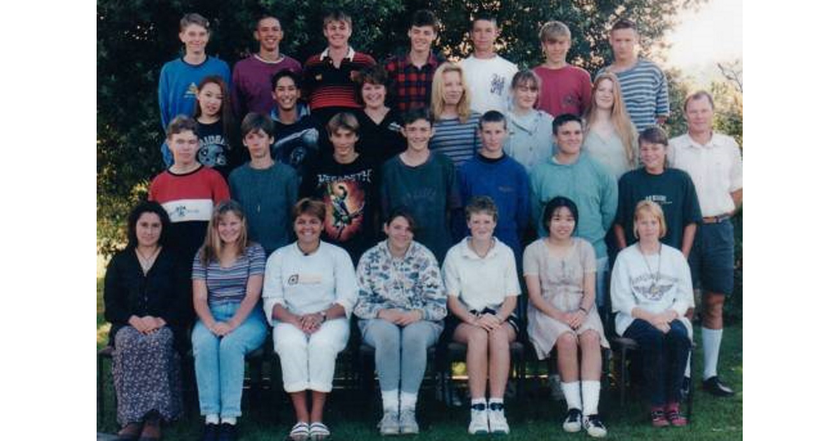 School Photo 1990's / Golden Bay High School Tākaka MAD on New