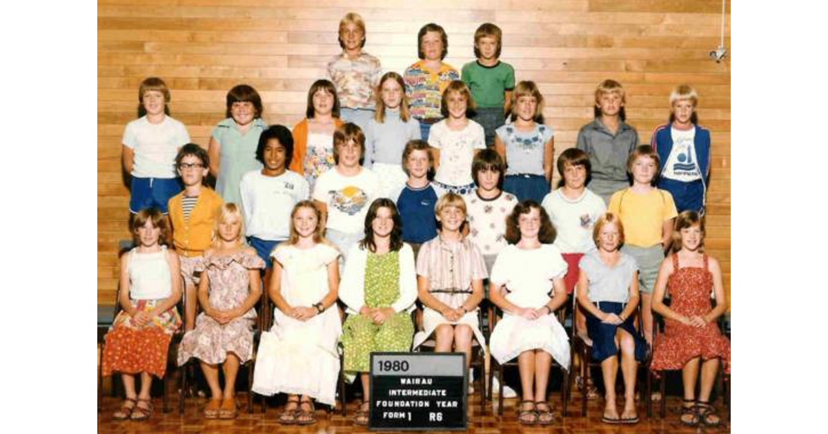school-photo-1980-s-wairau-intermediate-school-auckland-mad-on