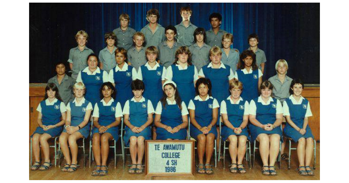 School Photo 1980's / Te Awamutu College Te Awamutu MAD on New