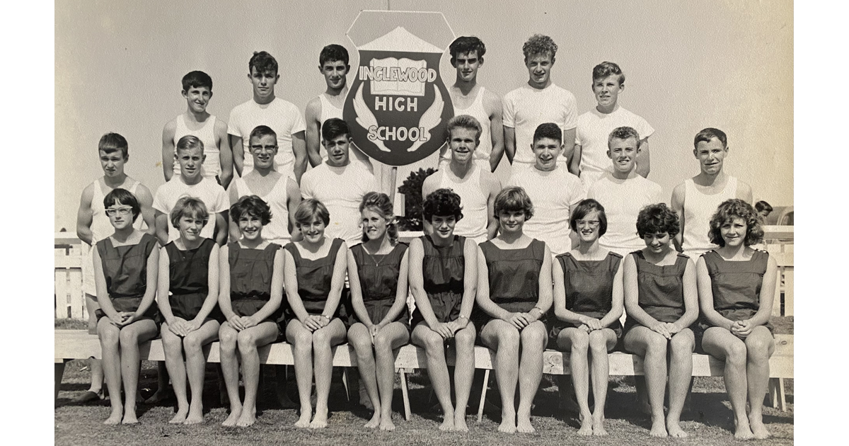 Athletics / Team Photo 1960's MAD on New Zealand