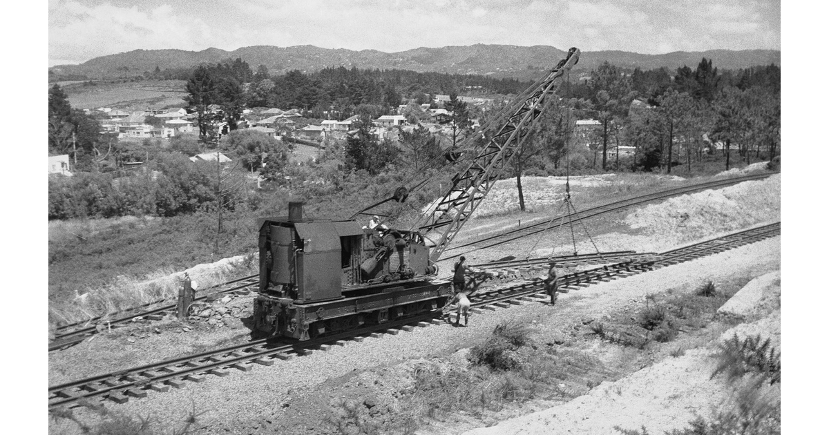 Railway / Photography - Historical | MAD on New Zealand