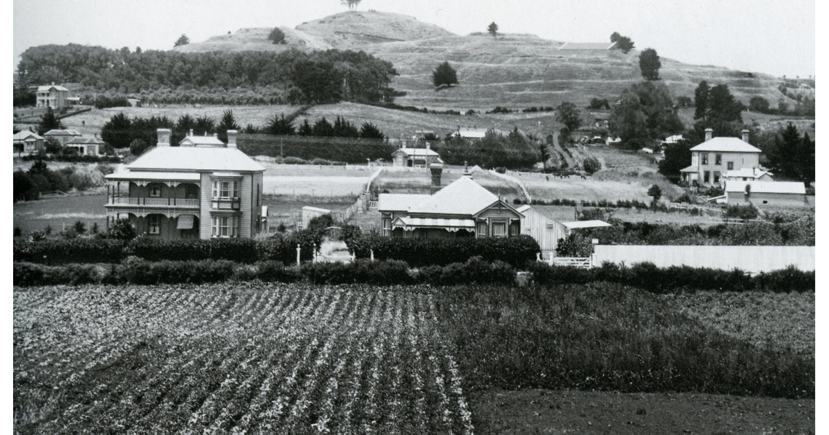 Auckland / Photography Historical MAD on New Zealand