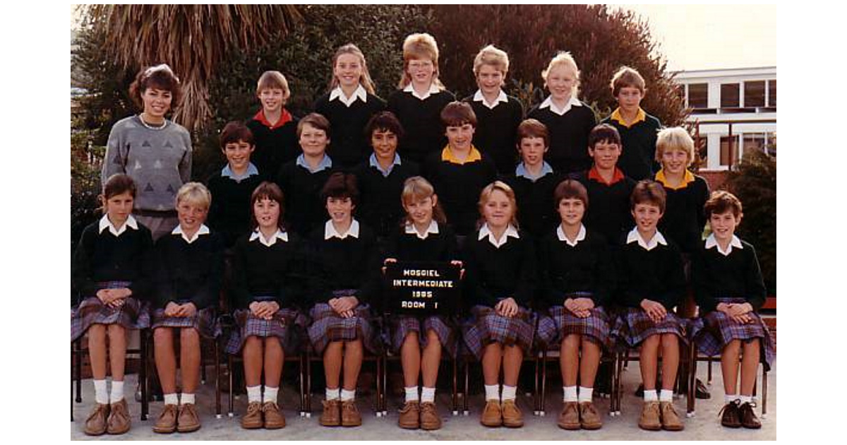 School Photo 1980's / Mosgiel Intermediate School Mosgiel MAD on