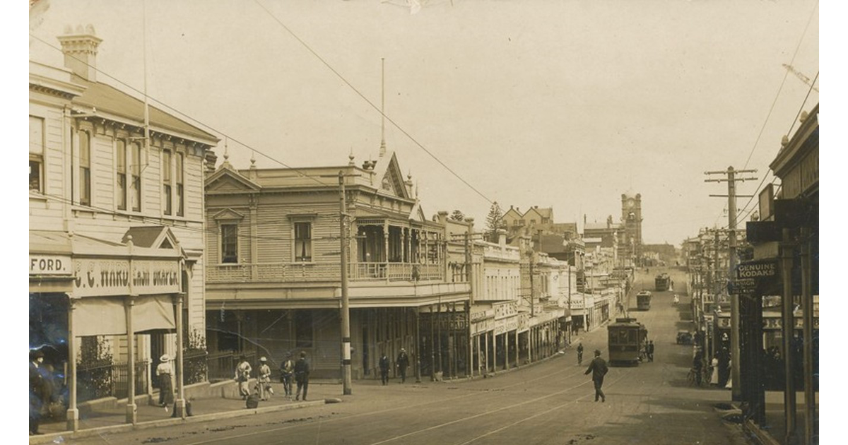 Taranaki / Photography Historical MAD on New Zealand