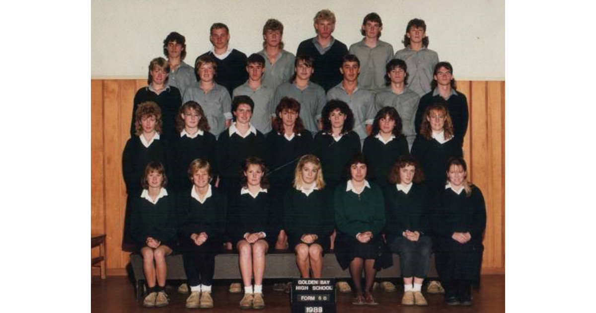 School Photo 1980's / Golden Bay High School Tākaka MAD on New