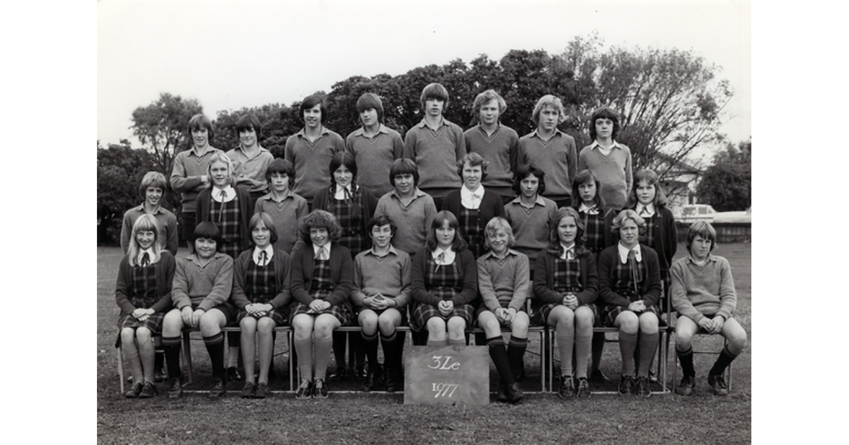 Wellington / School Photo 1970's MAD on New Zealand