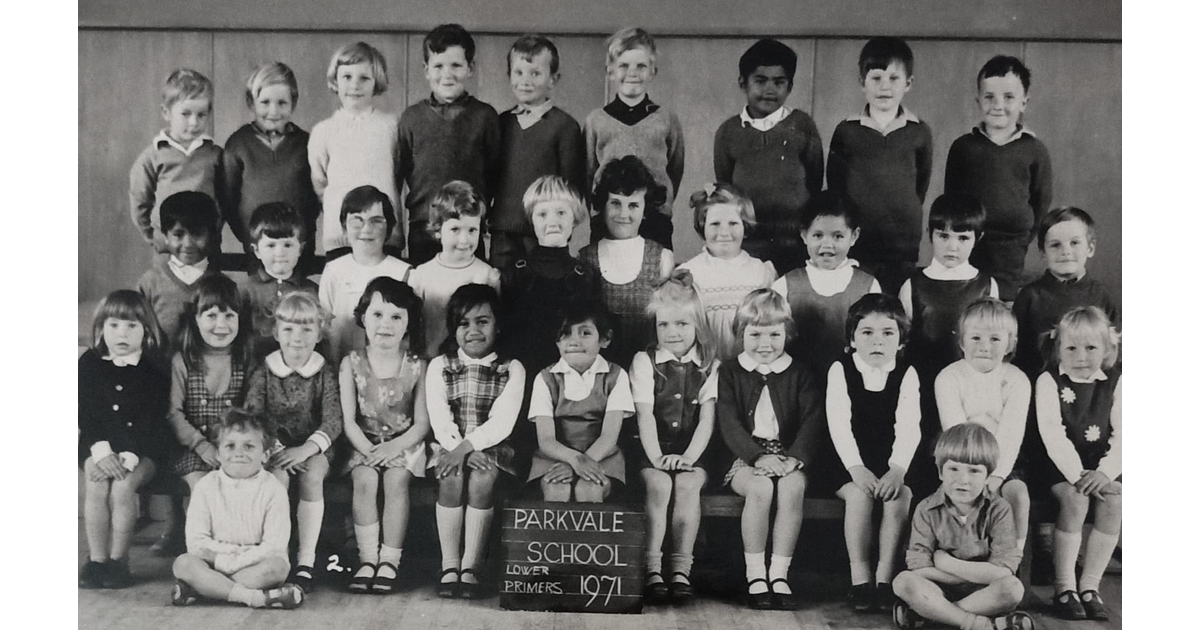 School Photo 1970's / Parkvale Primary School Hastings MAD on New Zealand