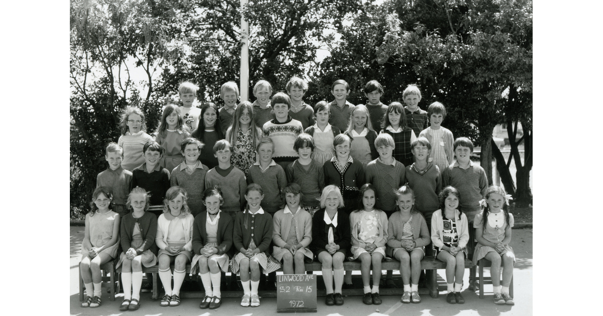 School Photo 1970's / Linwood Avenue School Christchurch MAD on