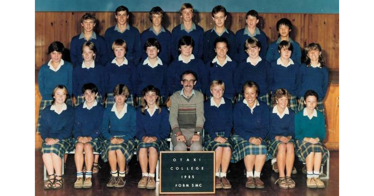 School Photo 1980's / Otaki College Otaki MAD on New Zealand