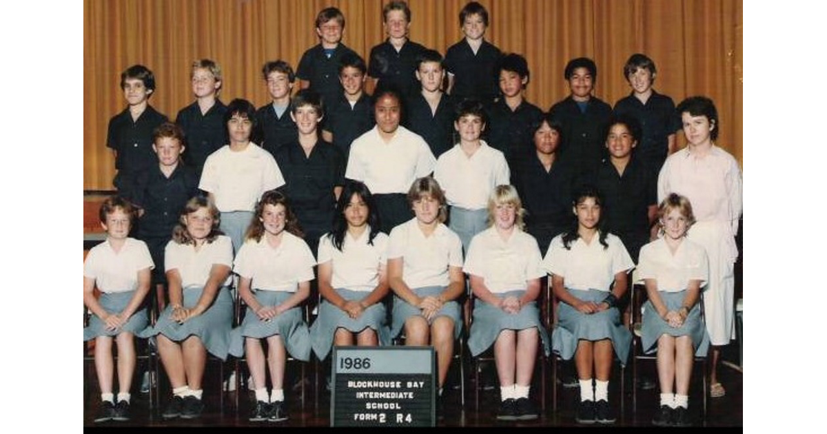School Photo 1980's / Blockhouse Bay Intermediate Auckland MAD on