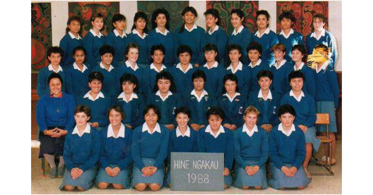 school-photo-1980-s-st-joseph-s-m-ori-girls-college-napier-mad