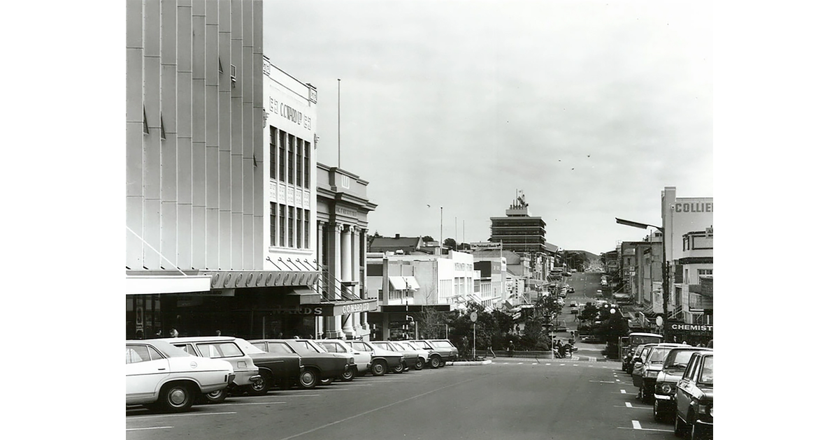 Taranaki / Photography Historical MAD on New Zealand