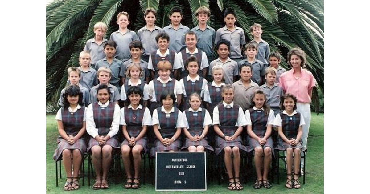 School Photo - 1990's / Rutherford Intermediate School - Whanganui ...