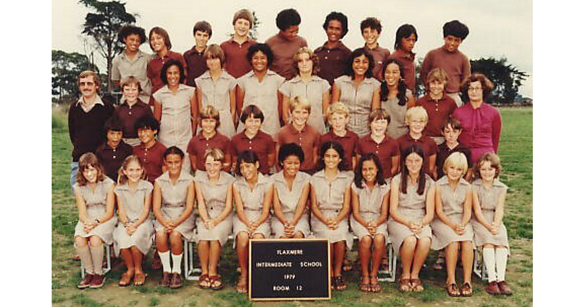 School Photo 1970's / Flaxmere Intermediate Hastings MAD on New