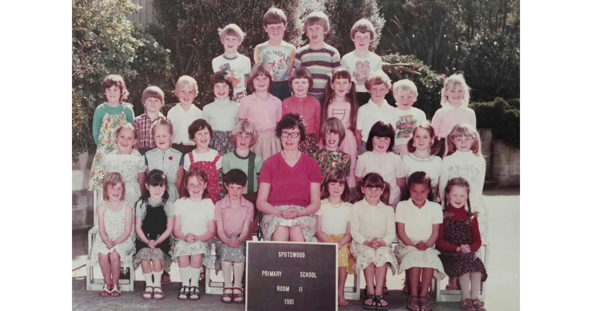School Photo 1980's / Spotswood Primary School New Plymouth MAD