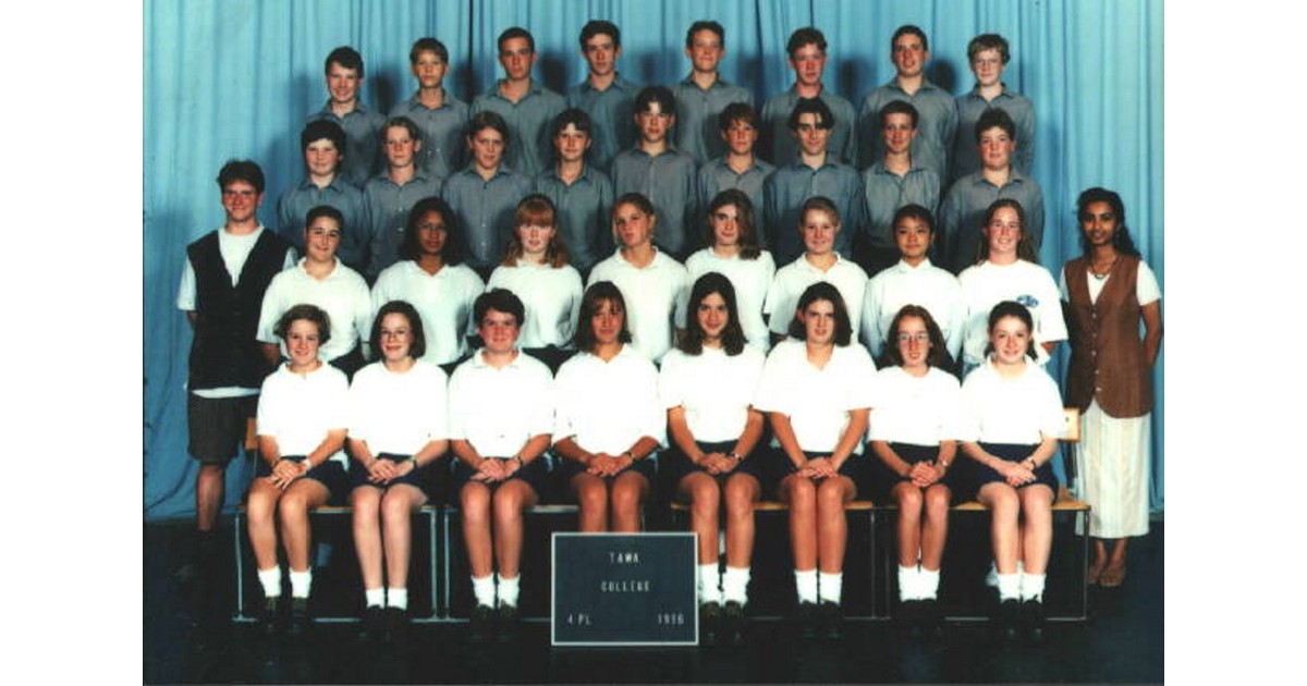 School Photo - 1990's   Tawa College - Wellington 