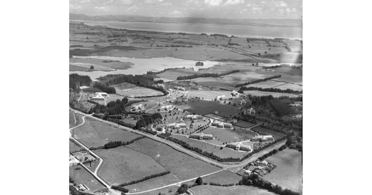 Historical Photos / Photography Historical MAD on New Zealand