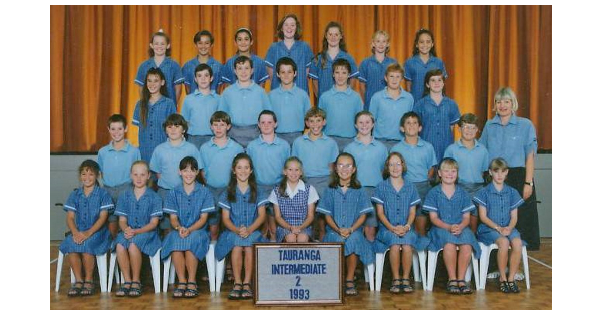 School Photo 1990's / Tauranga Intermediate School Tauranga MAD