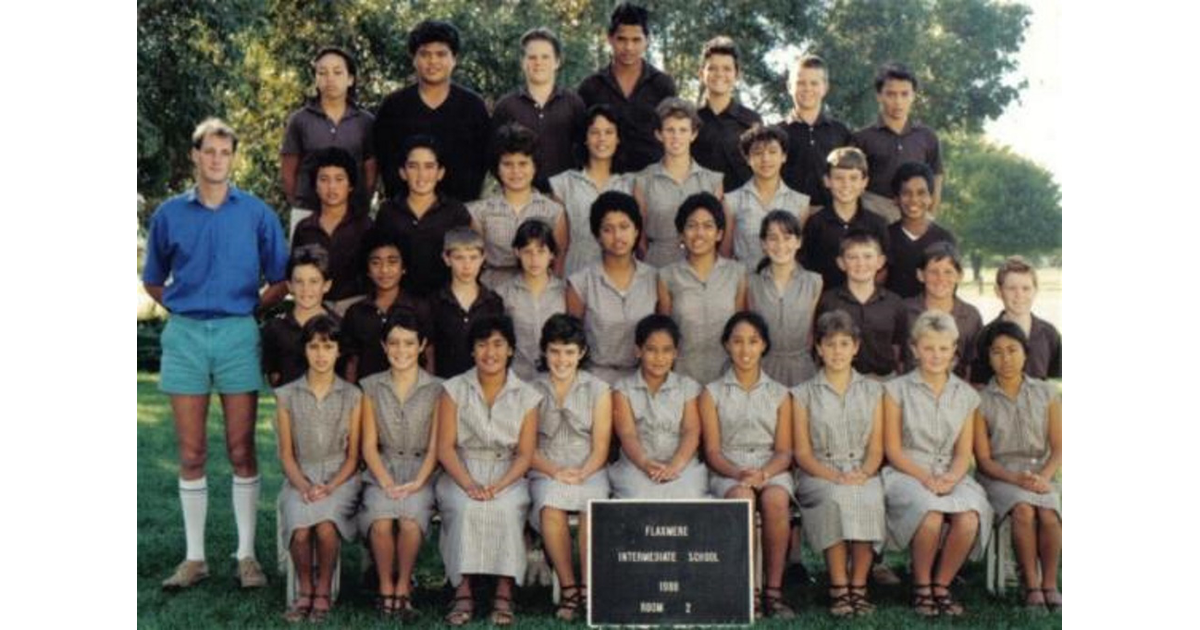 School Photo 1980's / Flaxmere Intermediate Hastings MAD on New