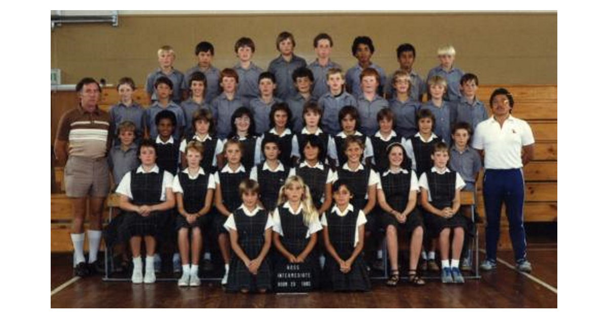 School Photos Manawatu / Wanganui / Ross Intermediate Palmerston