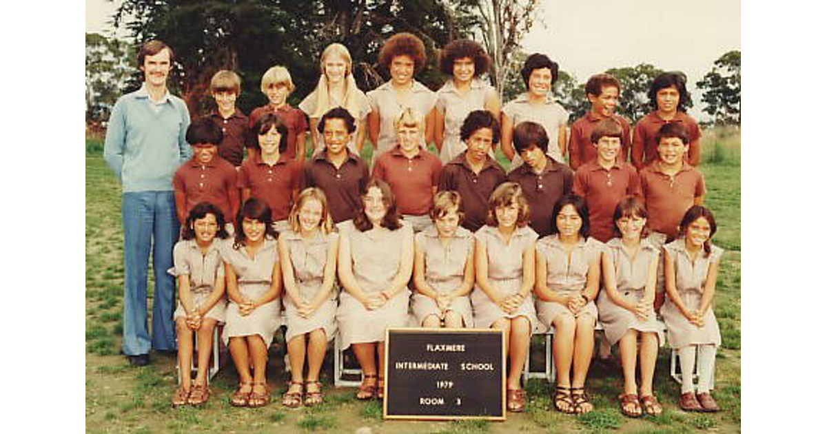 School Photo 1970's / Flaxmere Intermediate Hastings MAD on New