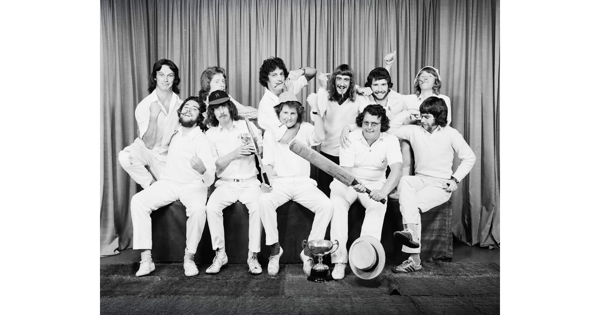 Cricket / Team Photo 1970's MAD on New Zealand
