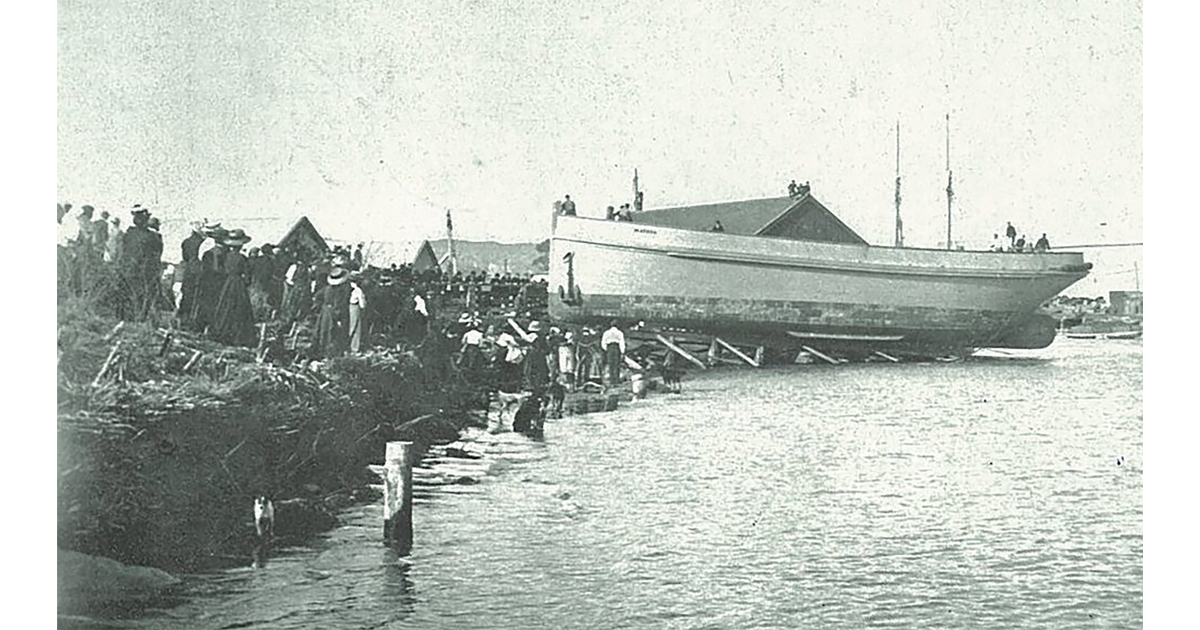 Ship / Photography - Historical | MAD on New Zealand