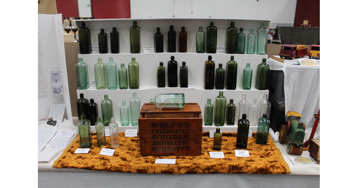 NZ Antique Bottle & Collectables Fair 2022 / Event Photo MAD on New