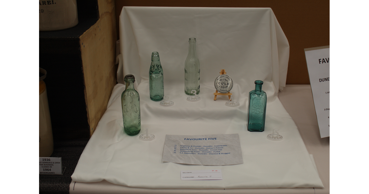 NZ Antique Bottle & Collectables Fair 2022 / Event Photo MAD on New