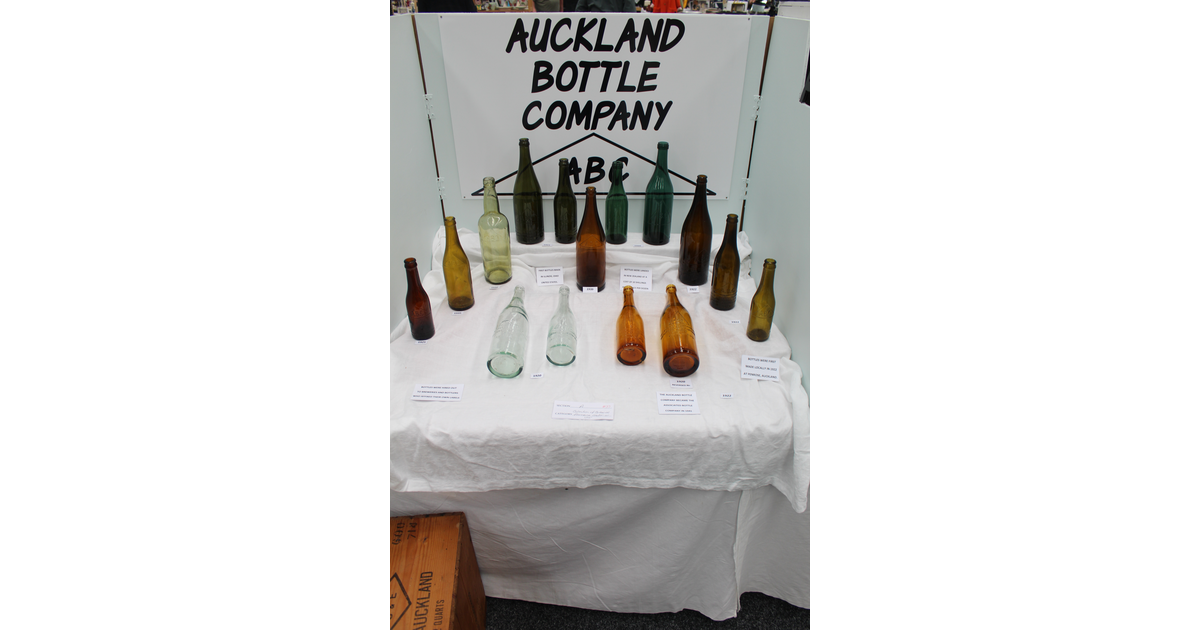 NZ Antique Bottle & Collectables Fair 2022 / Event Photo MAD on New