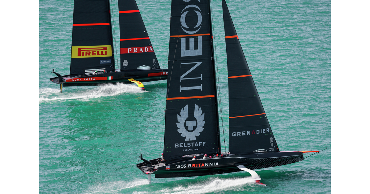 Official Photo / America's Cup MAD on New Zealand