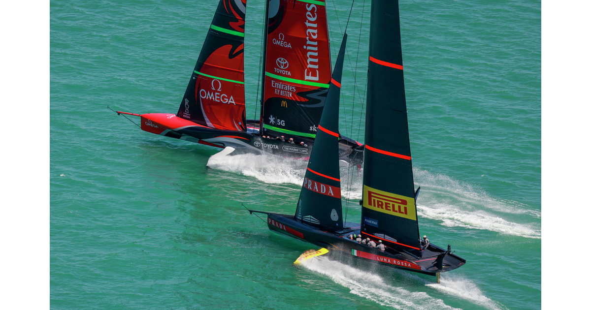 Official Photo / America's Cup MAD on New Zealand